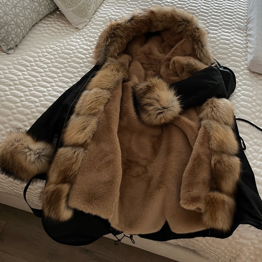 Parka coat with real fur